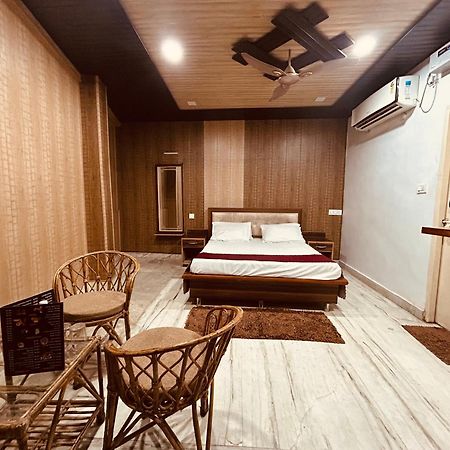 The For You Hotel & Restaurant Rishīkesh 外观 照片