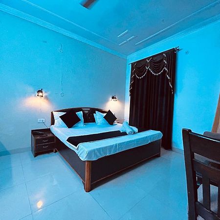 The For You Hotel & Restaurant Rishīkesh 外观 照片