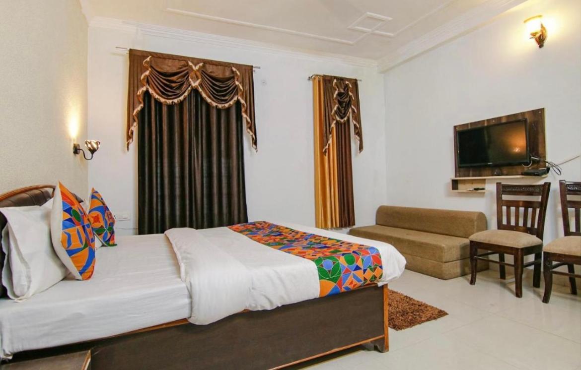 The For You Hotel & Restaurant Rishīkesh 外观 照片