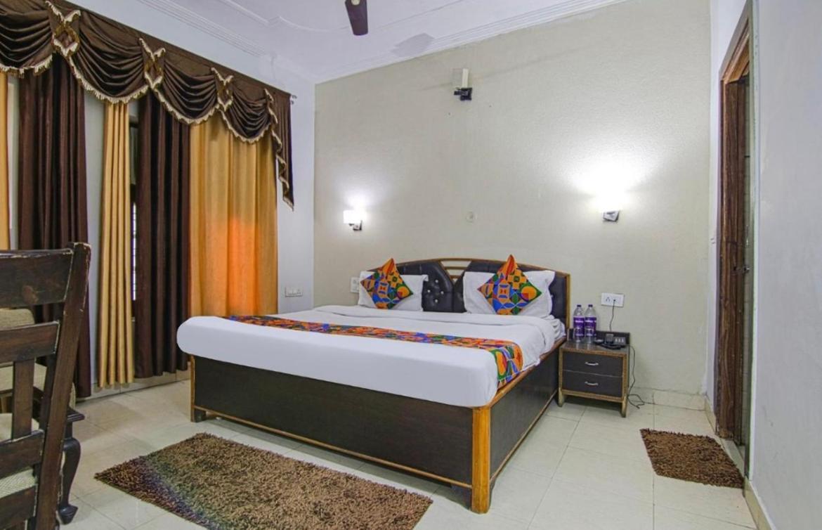 The For You Hotel & Restaurant Rishīkesh 外观 照片