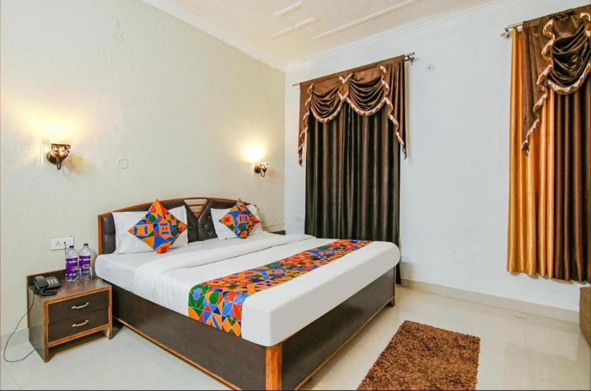 The For You Hotel & Restaurant Rishīkesh 外观 照片