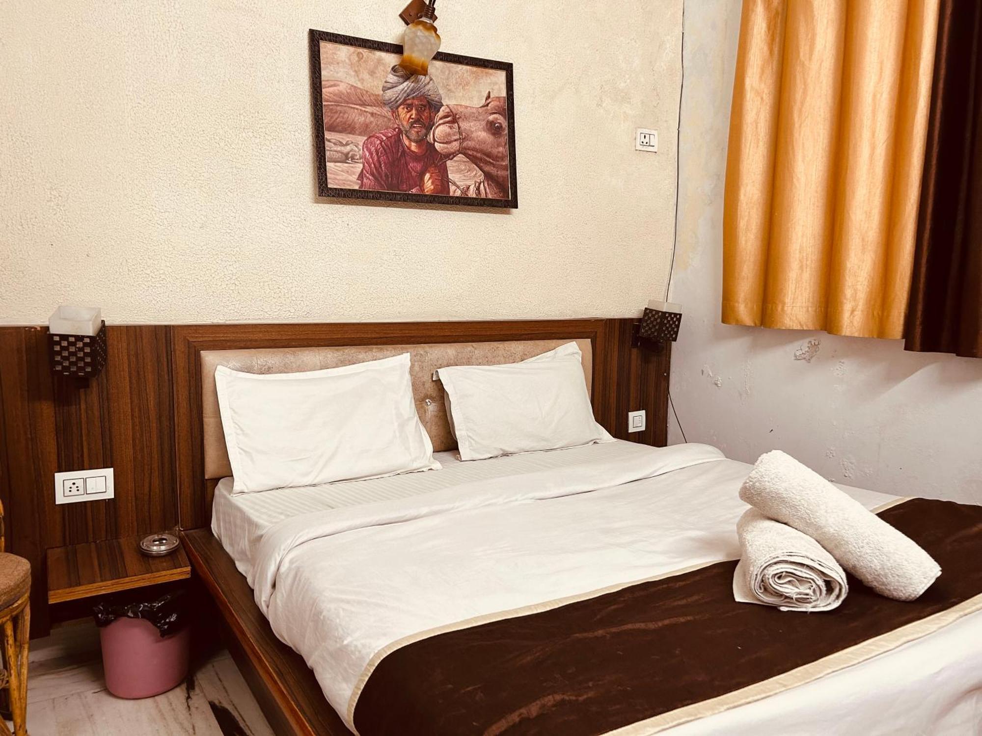 The For You Hotel & Restaurant Rishīkesh 外观 照片