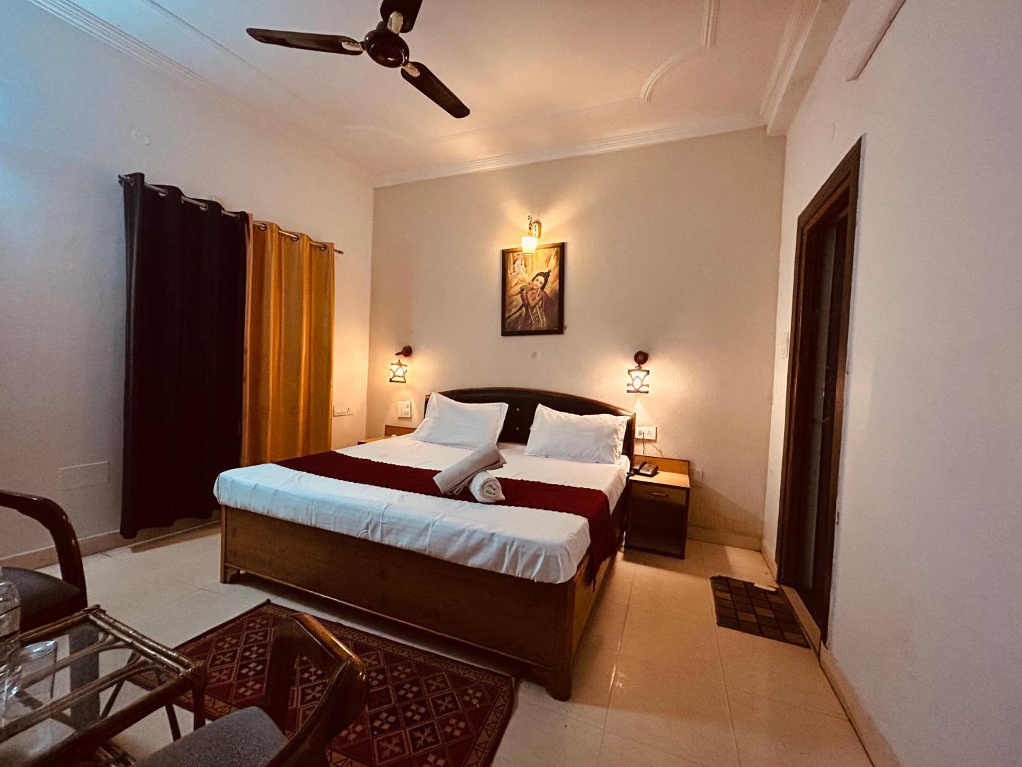 The For You Hotel & Restaurant Rishīkesh 外观 照片