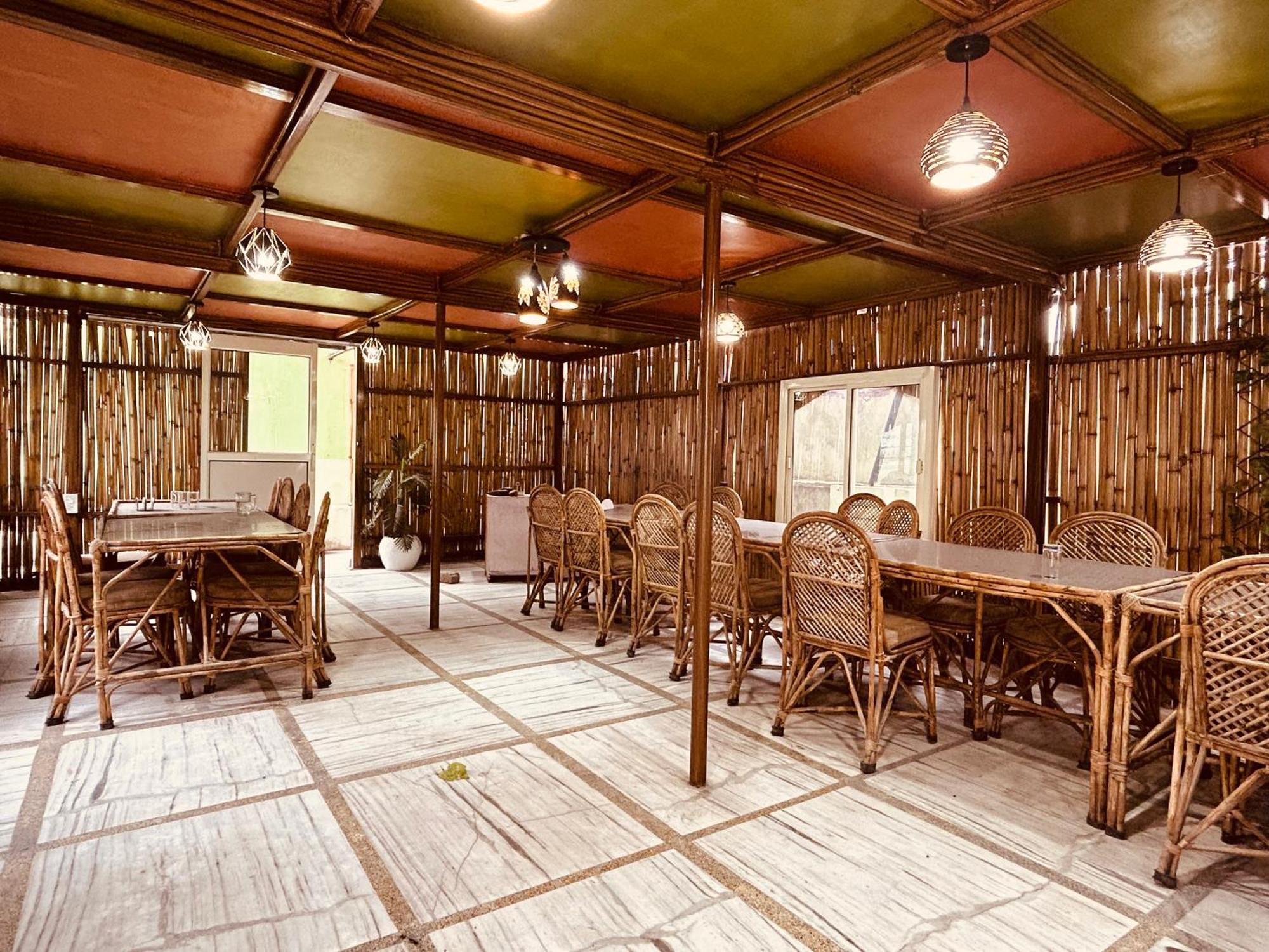 The For You Hotel & Restaurant Rishīkesh 外观 照片