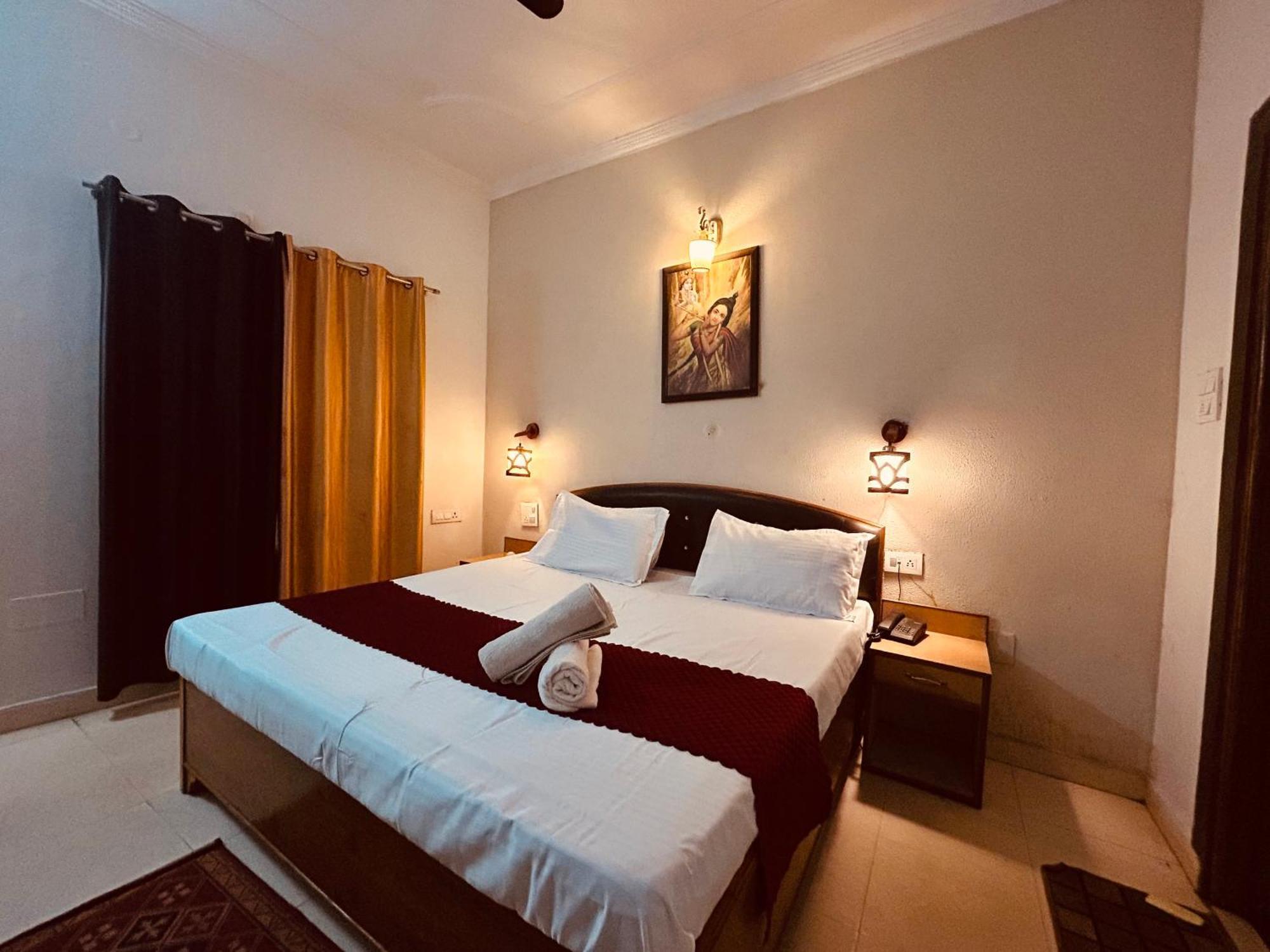 The For You Hotel & Restaurant Rishīkesh 外观 照片
