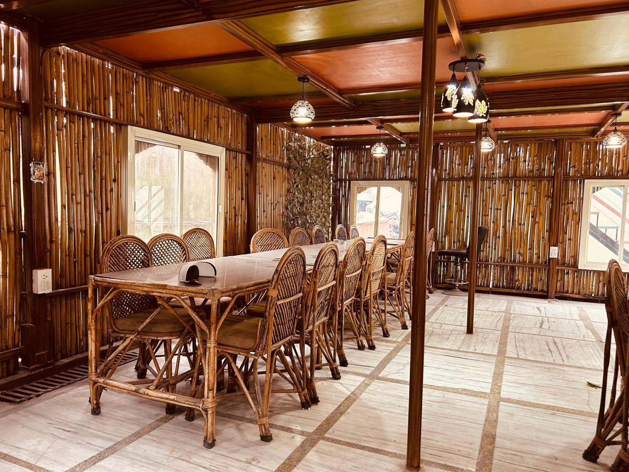 The For You Hotel & Restaurant Rishīkesh 外观 照片