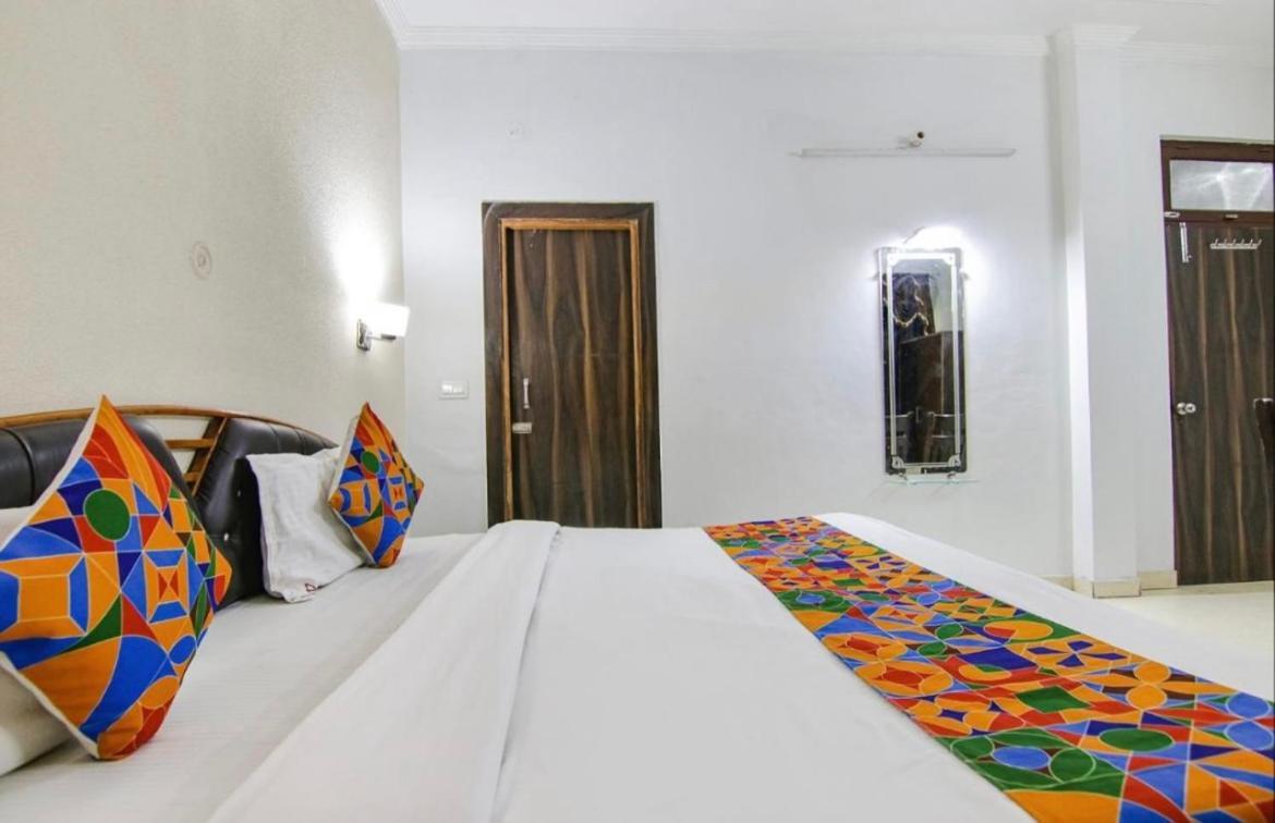 The For You Hotel & Restaurant Rishīkesh 外观 照片